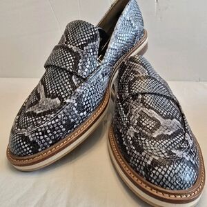 Vince Camuto Jorda Blue Leather Snakeskin Loafers Sz 8.5 NWOB *Read Abt Defect*